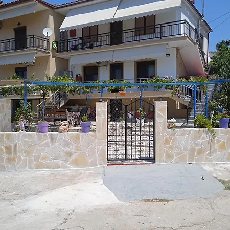 Apartment Dimitra's Garden Skála Kallirákhis