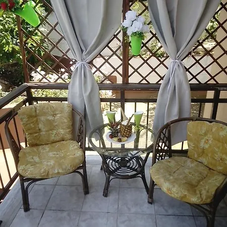 Dimitra'S Garden Apartments